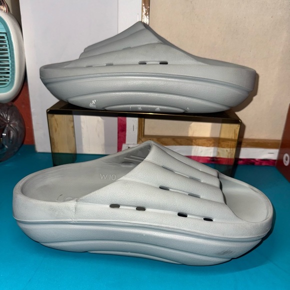 UGG FOAM O SLIDE Woman  Slide Sandals Size 10 - Picture 3 of 10